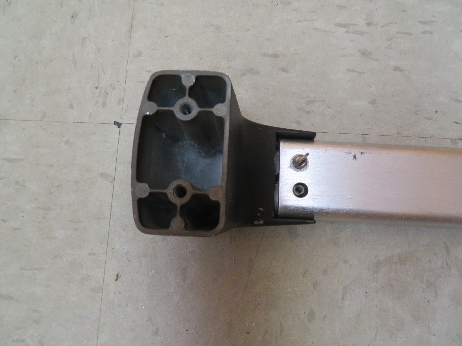 VULCAN BLACK HANDLE 17-1/2″ CENTER TO CENTER MOUNTING HOLE