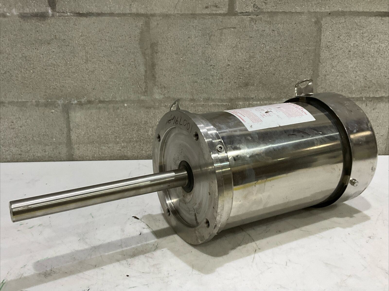 STERLING XH0034PXZ03 MOTOR 460 V 3.9 A 3 HP 3 PH 1760 RPM FRAME 182TCZ U4M