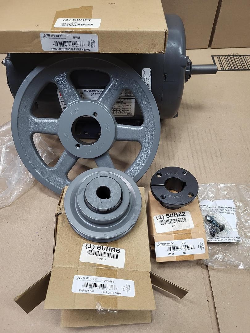 Dayton motor P56AF92A11 / 1.5 HP *NEW IN BOX* ADJ 1VP4058 / QTX1/2 SG BUSHING