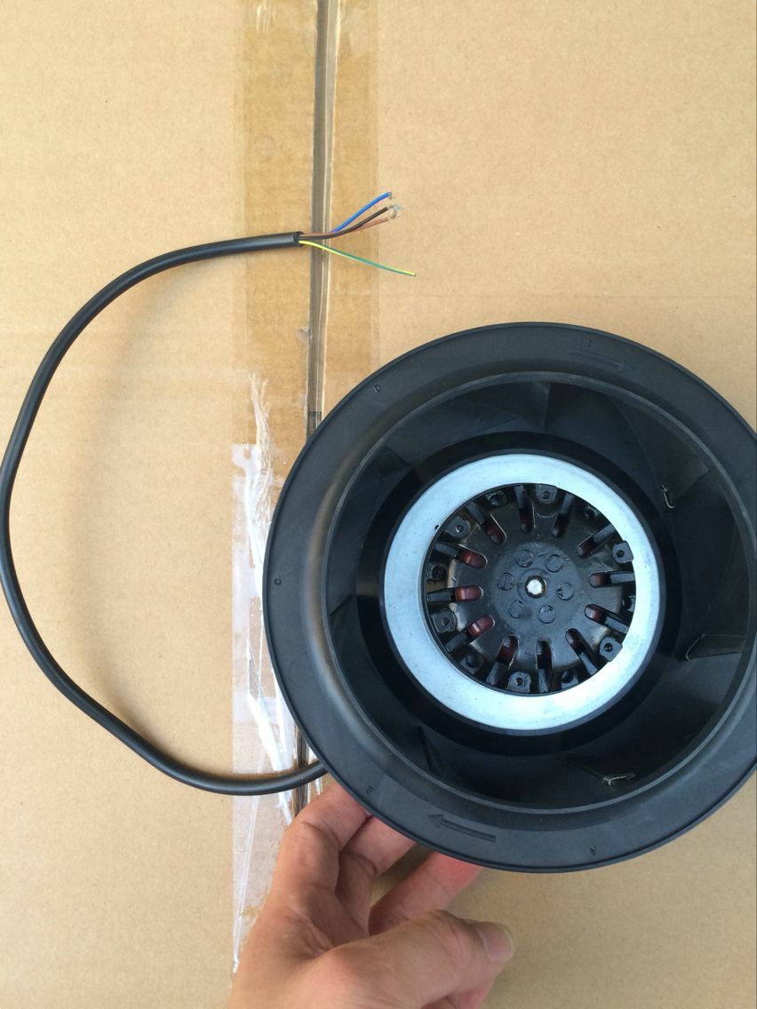 1PC Original FOR R2E225-AT51-14 AC 230V Fan 90 warranty