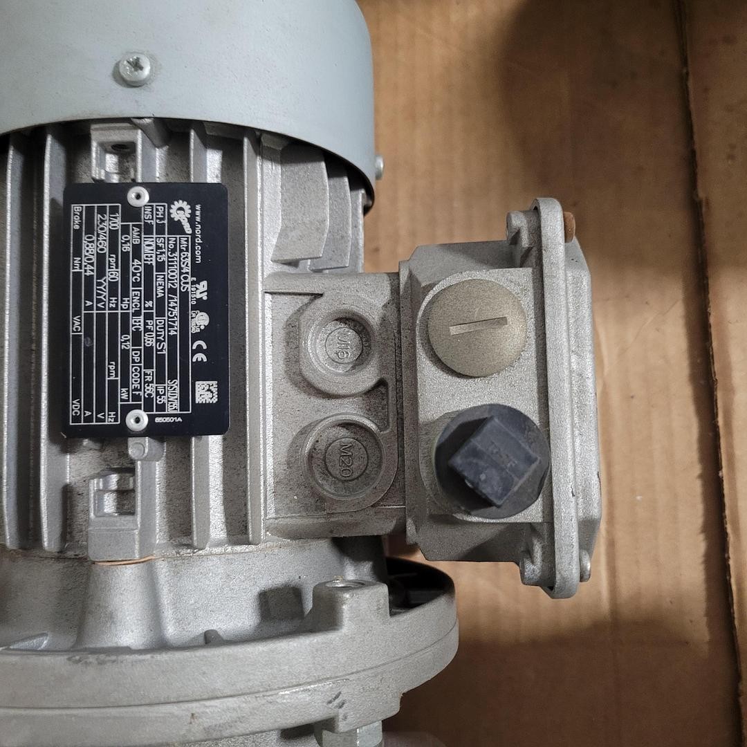 NORD motor & gear box mtr: 63s/4cus 230/460 3 PH 1700 RPM 56C frame IP55