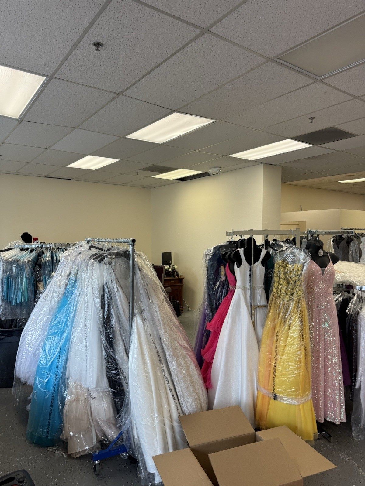 Designer Dresses And Formal West Store For Well