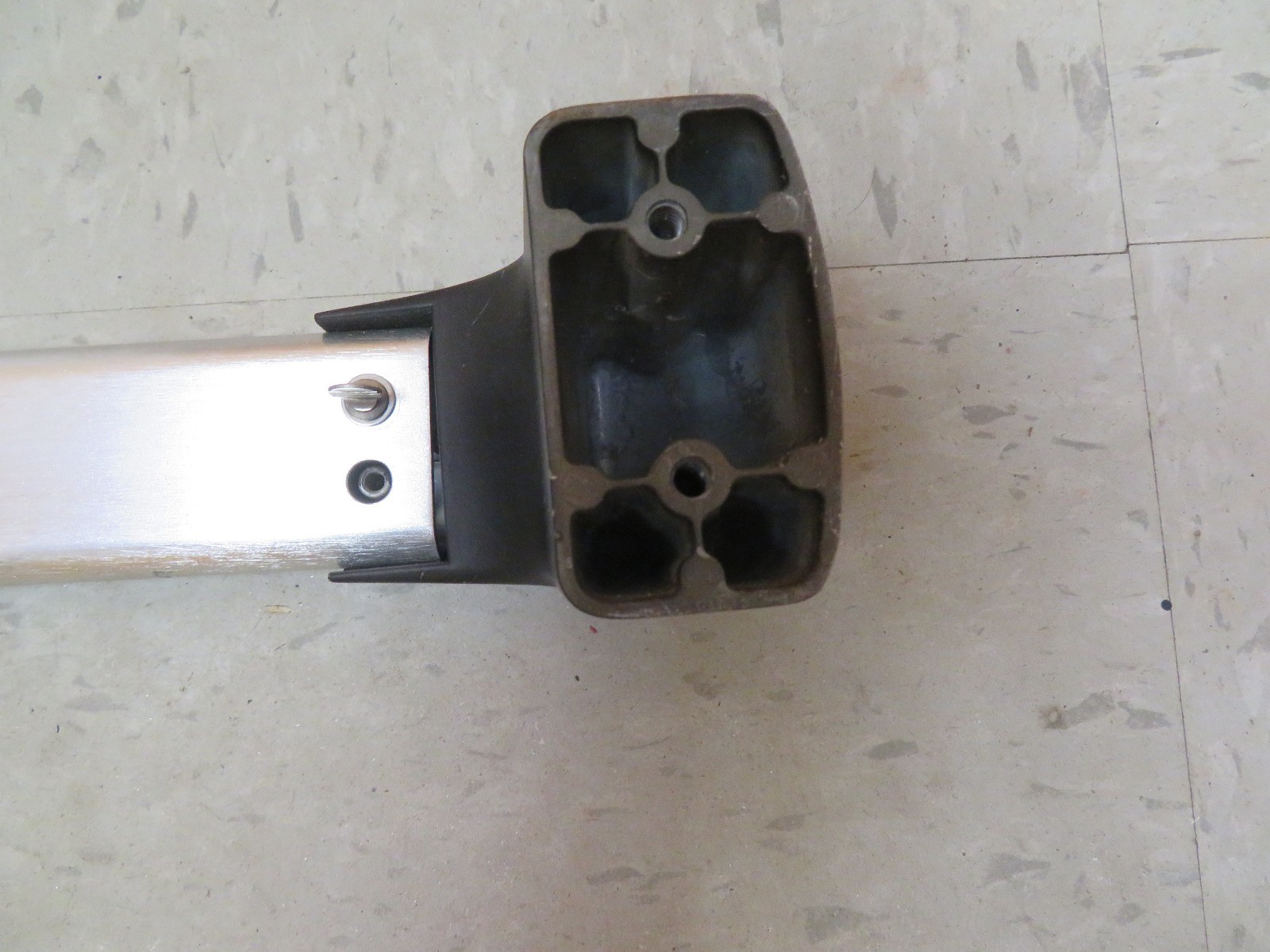 VULCAN BLACK HANDLE 17-1/2″ CENTER TO CENTER MOUNTING HOLE