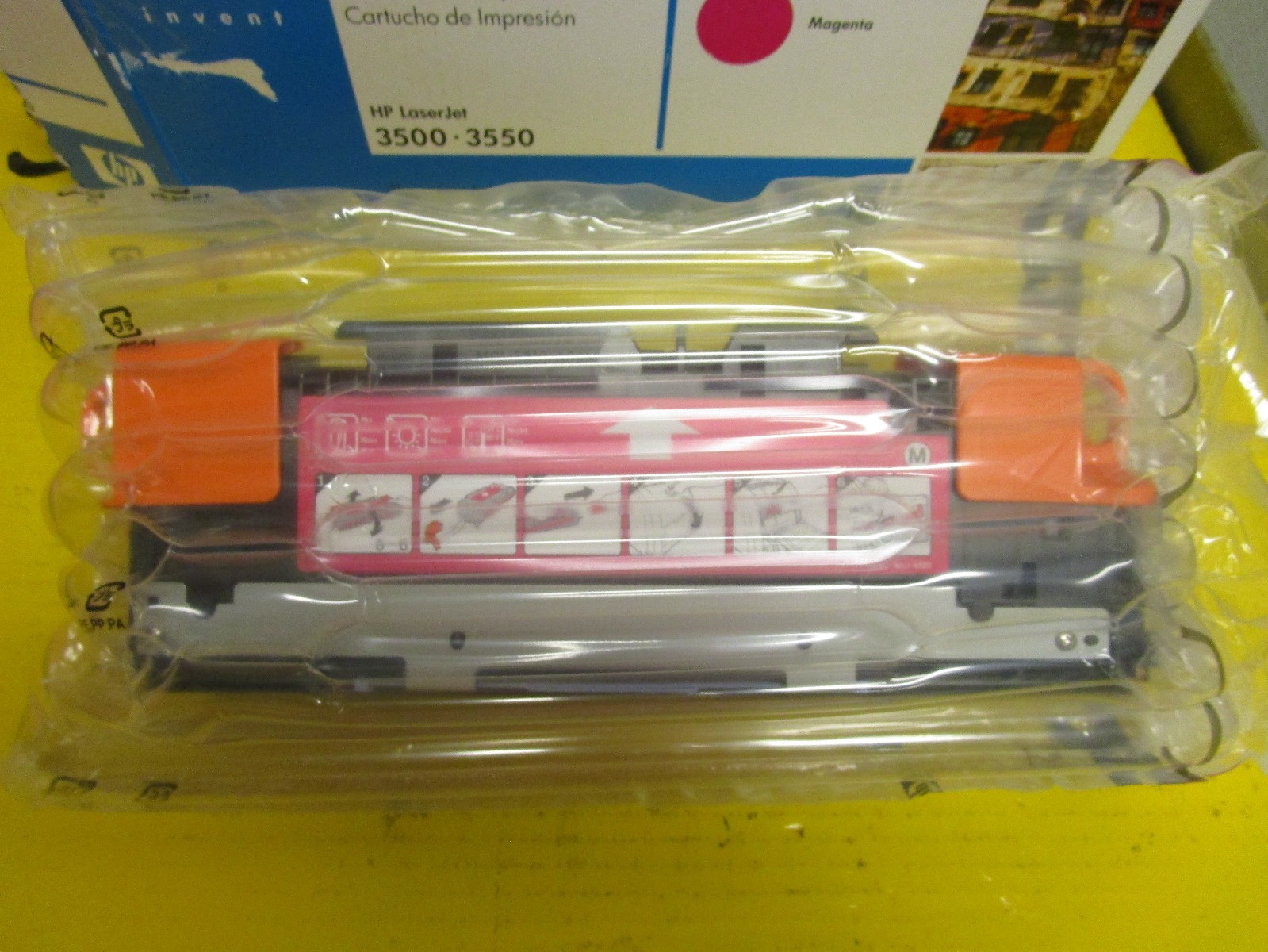 NEW HP COLOR LASERJET PRINT CARTRIDGE Q2670A 3500 3550 MAGENTA