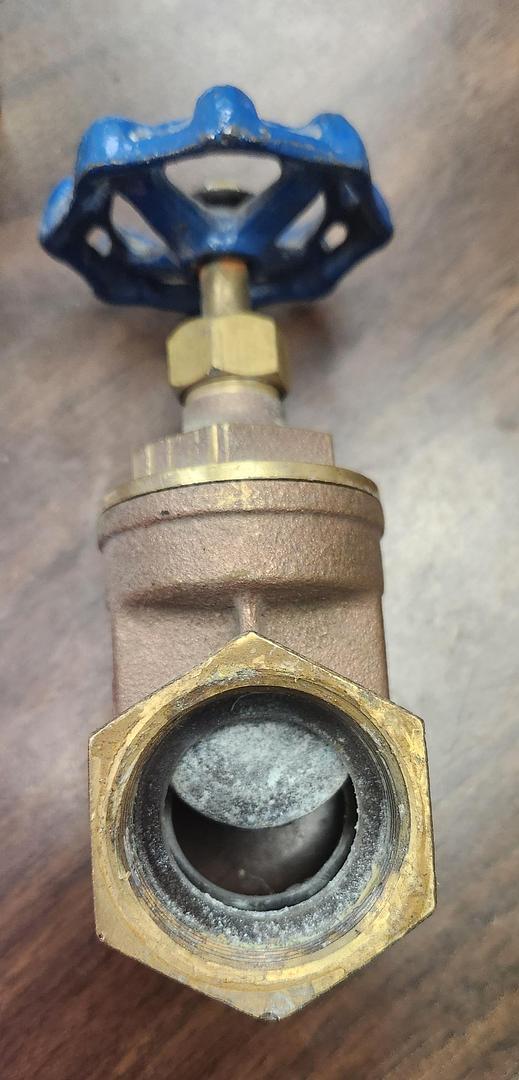 USED – Watts Regulator Co. 1 1/4″ Bronze Gate Valve – 125 PSI – GHA-132