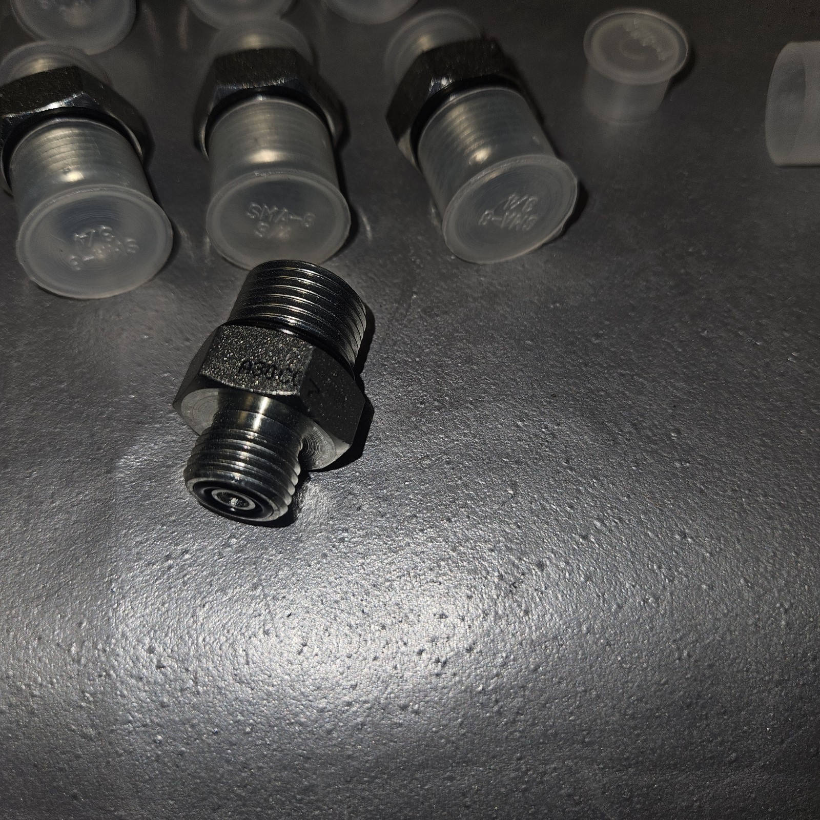 Fitting FS-6400-04-08 = 4-8 F50LOS #4 M O ring face seal – 8 SAE 10 ea.