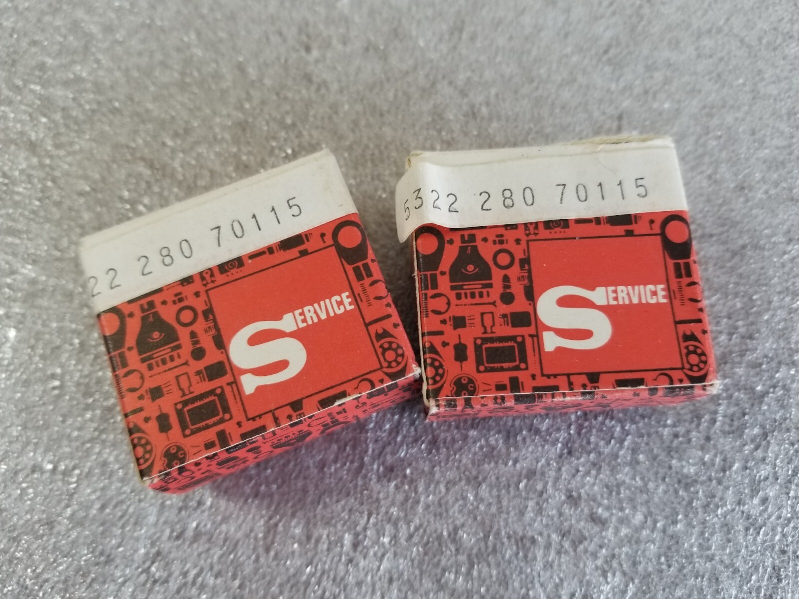 2x Phillips 532228070115 RELAY 1500 Ohm