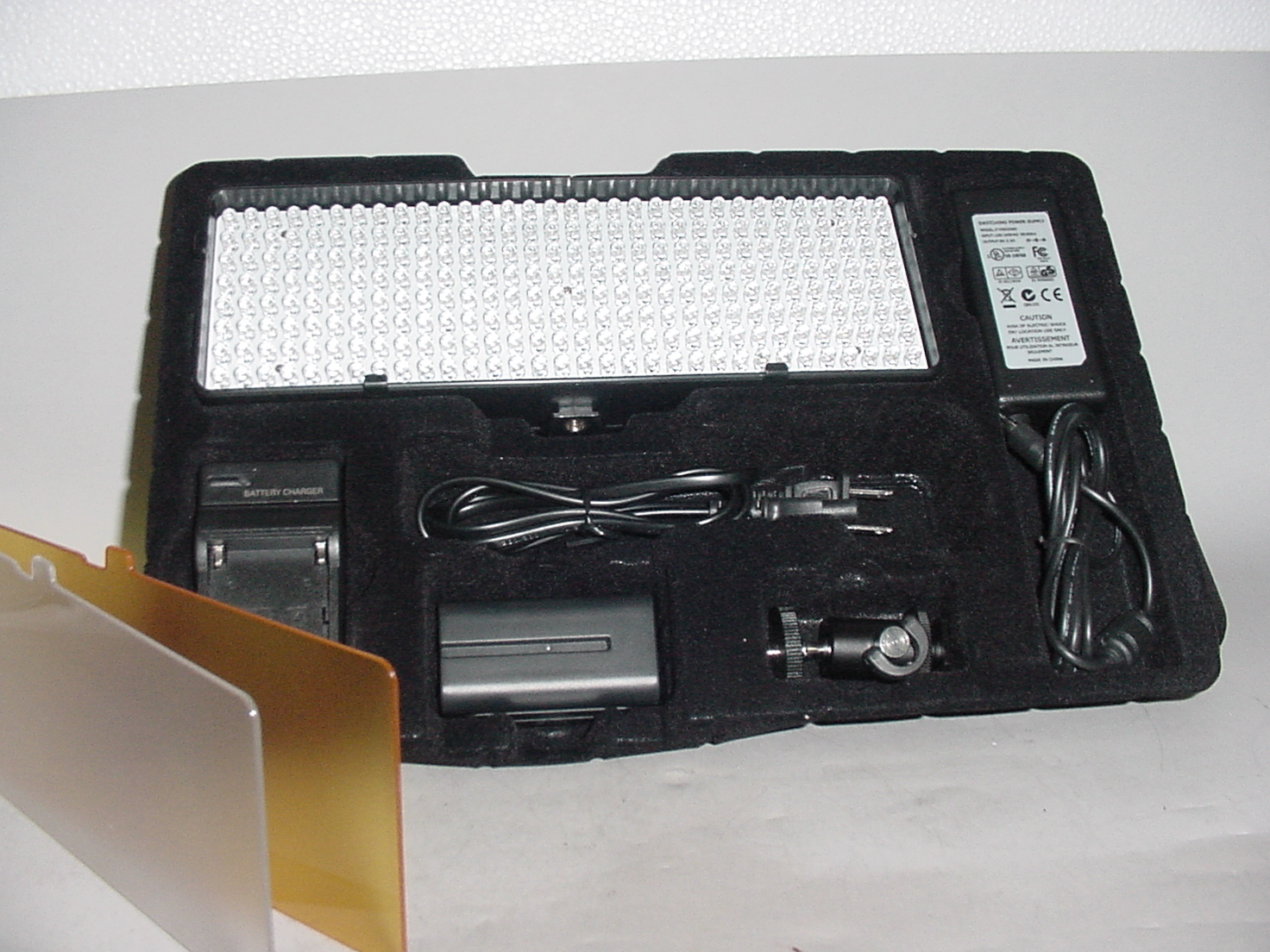 LED VIDEO/FILM LIGHT. DUO LED PANEL KIT NEW. 700 WATT: “LED-FLEX” 4: RED, ALEXA