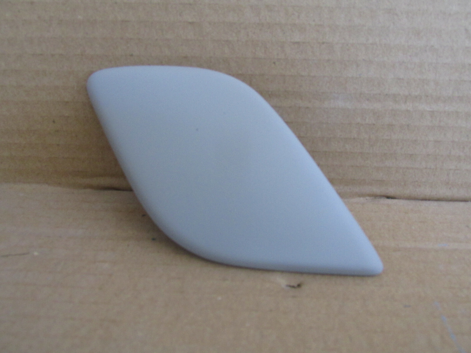 FIT TO RENAULT MEGANE 3 FRONT WASHER HEADLIGHT NOZZLE COVER BUMPER RIGHT