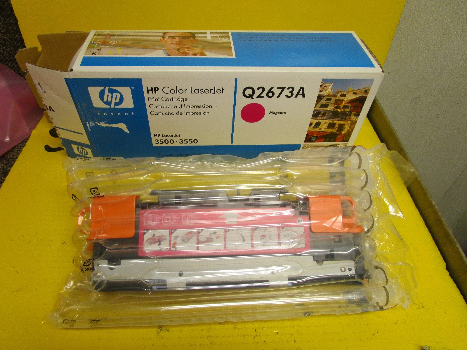 NEW HP COLOR LASERJET PRINT CARTRIDGE Q2670A 3500 3550 MAGENTA