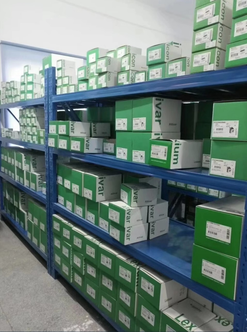 New Original Schneider PLCmodule programmable controller TM200CE24R In Stock