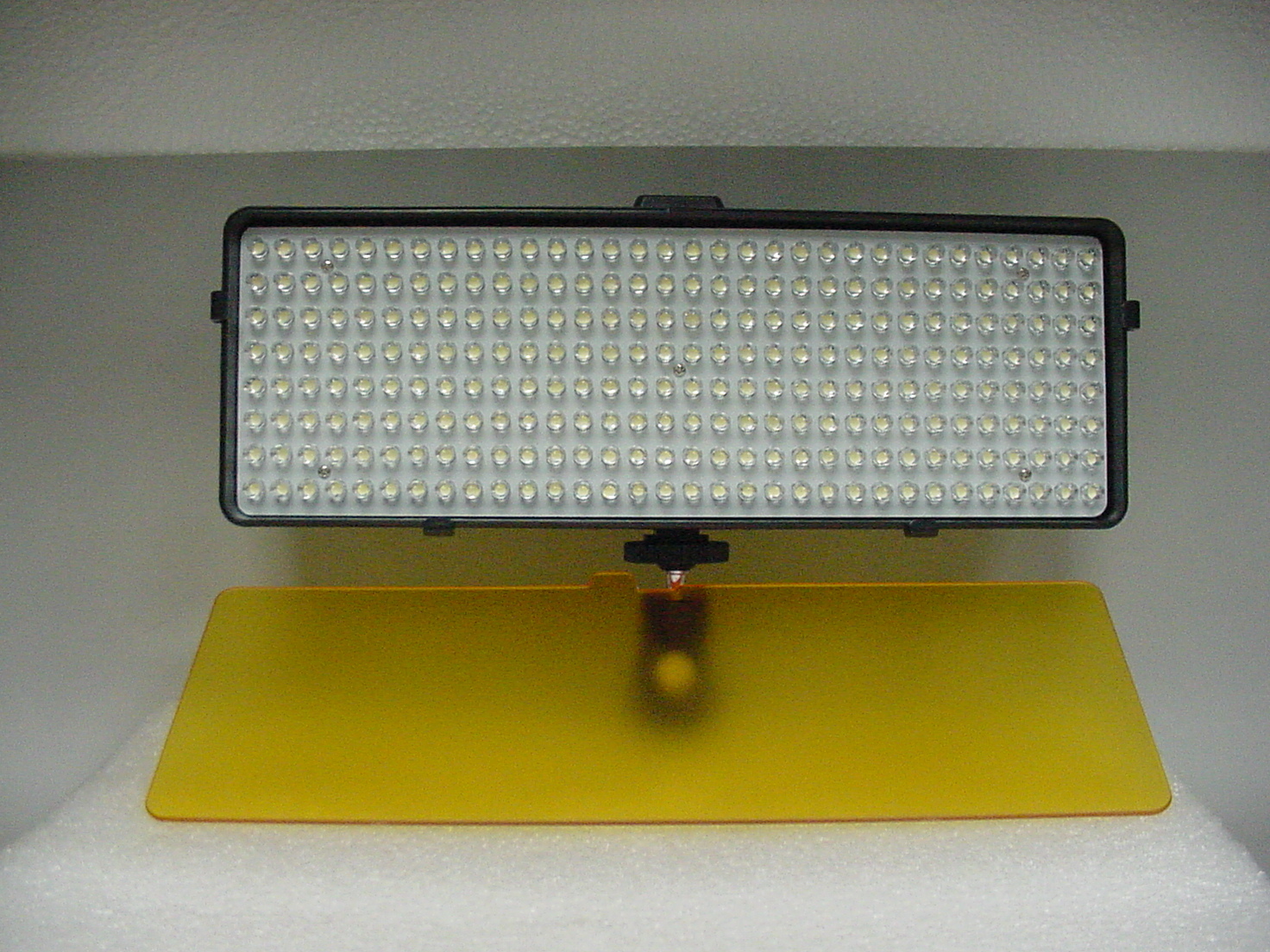 LED VIDEO/FILM LIGHT. DUO LED PANEL KIT NEW. 700 WATT: “LED-FLEX” 4: RED, ALEXA