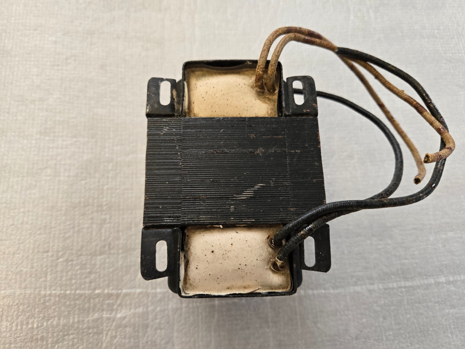 Hammond Manufacturing 169T Isolation Power Transformer 115V 60 100