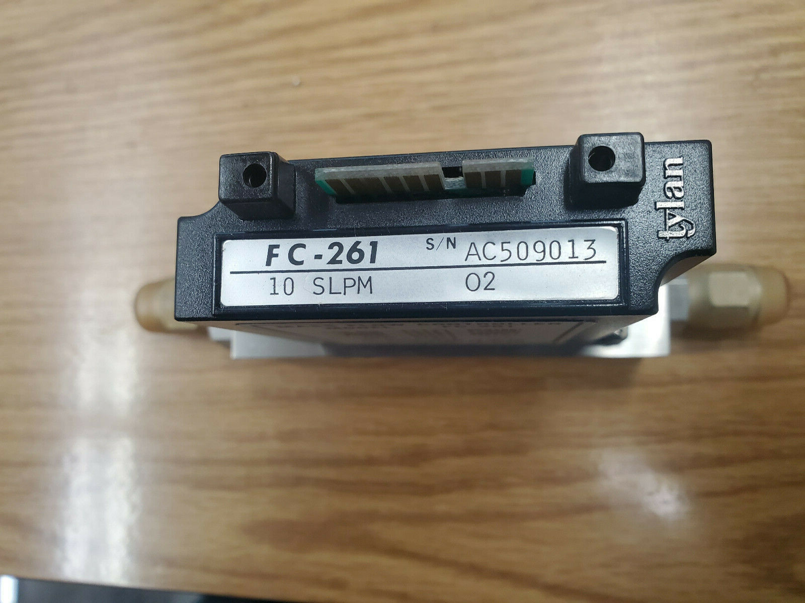NEW – TYLAN  FC-261-10 SLPM-O2   MASS FLOW CONTROLLER 150PSIG 583718-1 A-MP 7728
